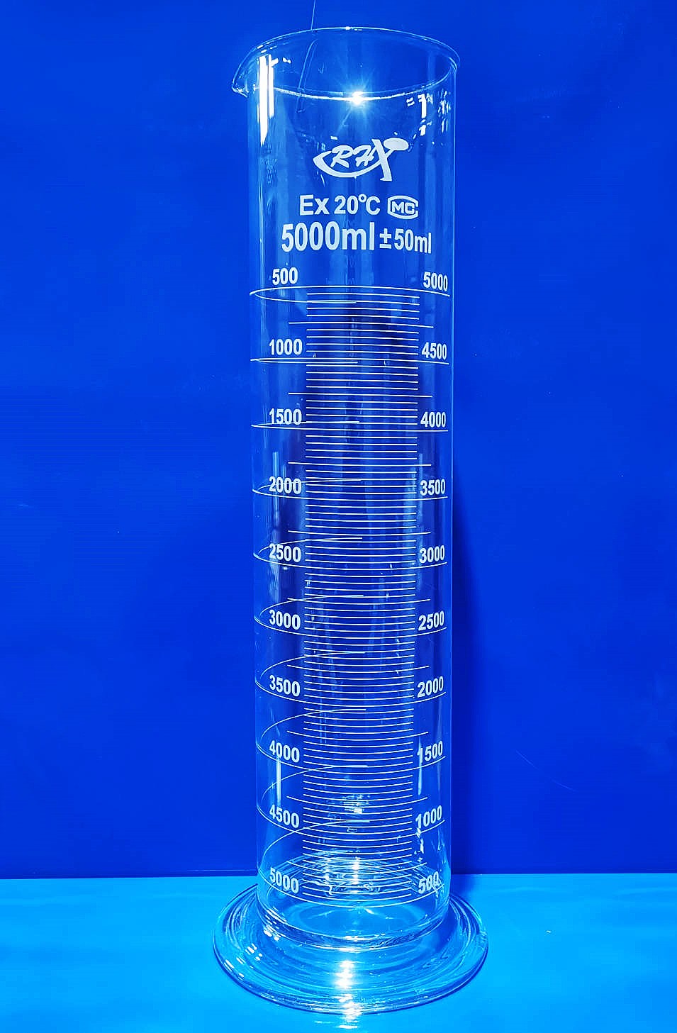 RH RH 济南库  玻璃量筒 5000ml A级 量入式量出式双线 5000ml  1只/盒*4/箱 济南库 5000ml  1只/盒*4/箱 济南库