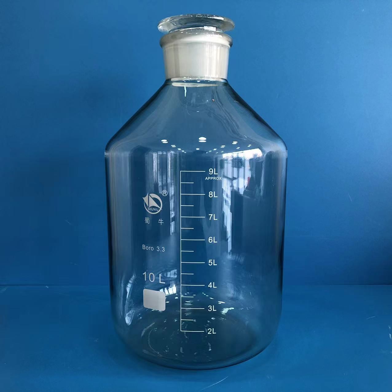 蜀牛 蜀牛 临沂库 高硼硅白小口瓶 1万ML  70*55  蜀牛 1万ML  70*55 4只/箱 临沂库 1万ML  70*55 4只/箱 临沂库
