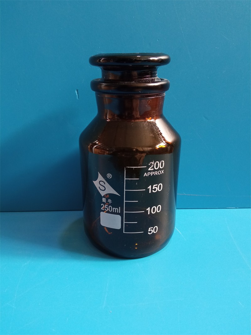 蜀牛 蜀牛 济南库 中性料棕大口瓶 250ML 蜀牛 250ML   8只/盒*9/箱 济南库 250ML   8只/盒*9/箱 济南库