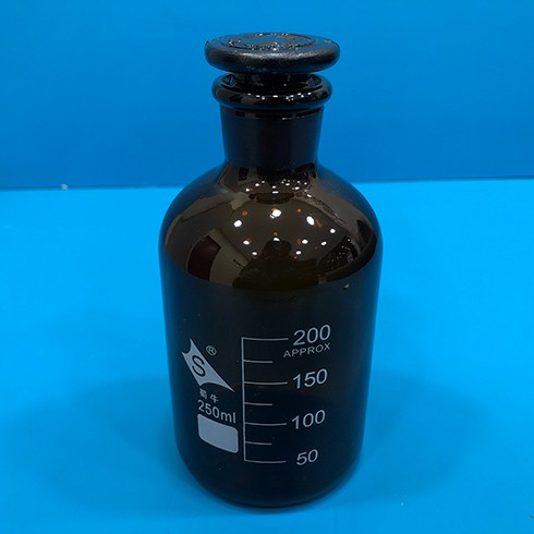 蜀牛 蜀牛 济南库 中性料棕小口瓶 250ML 蜀牛 250ML 8只/盒*9/箱 济南库 250ML 8只/盒*9/箱 济南库