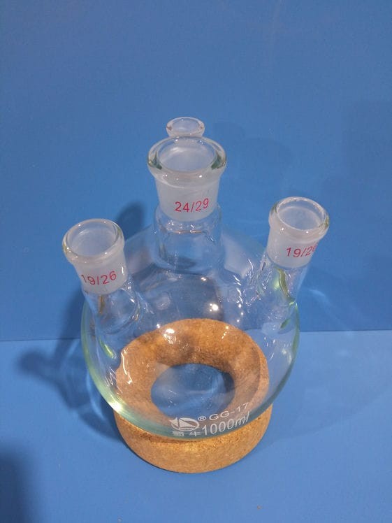 蜀牛 蜀牛 济南库 直四口烧瓶 1000/24*19*2*14 蜀牛 1000/24*19*2*14  3只/盒*6/箱 济南库 1000/24*19*2*14  3只/盒*6/箱 济南库
