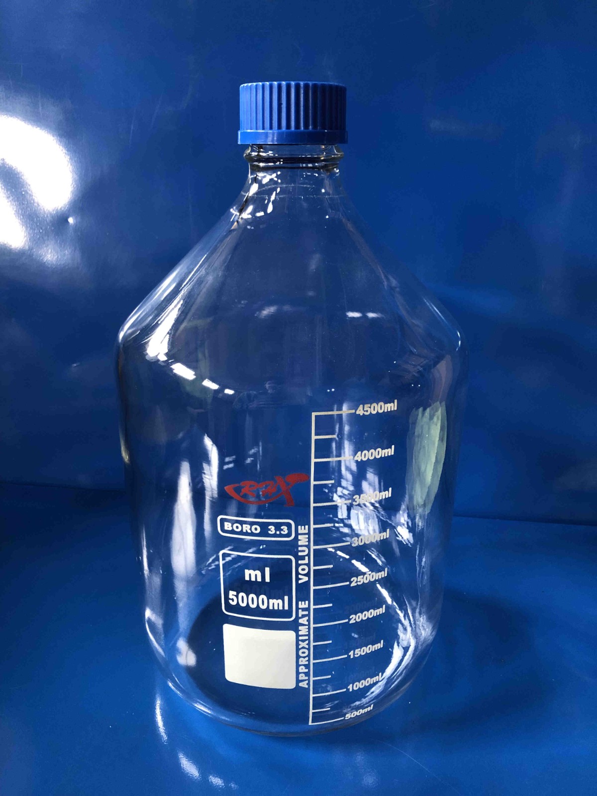 RH RH 临沂库 罗口加厚试剂瓶 5000ml RHX 厚壁耐压 高硼硅 优等品 5000ml  1只/盒*6/箱 临沂库 5000ml  1只/盒*6/箱 临沂库