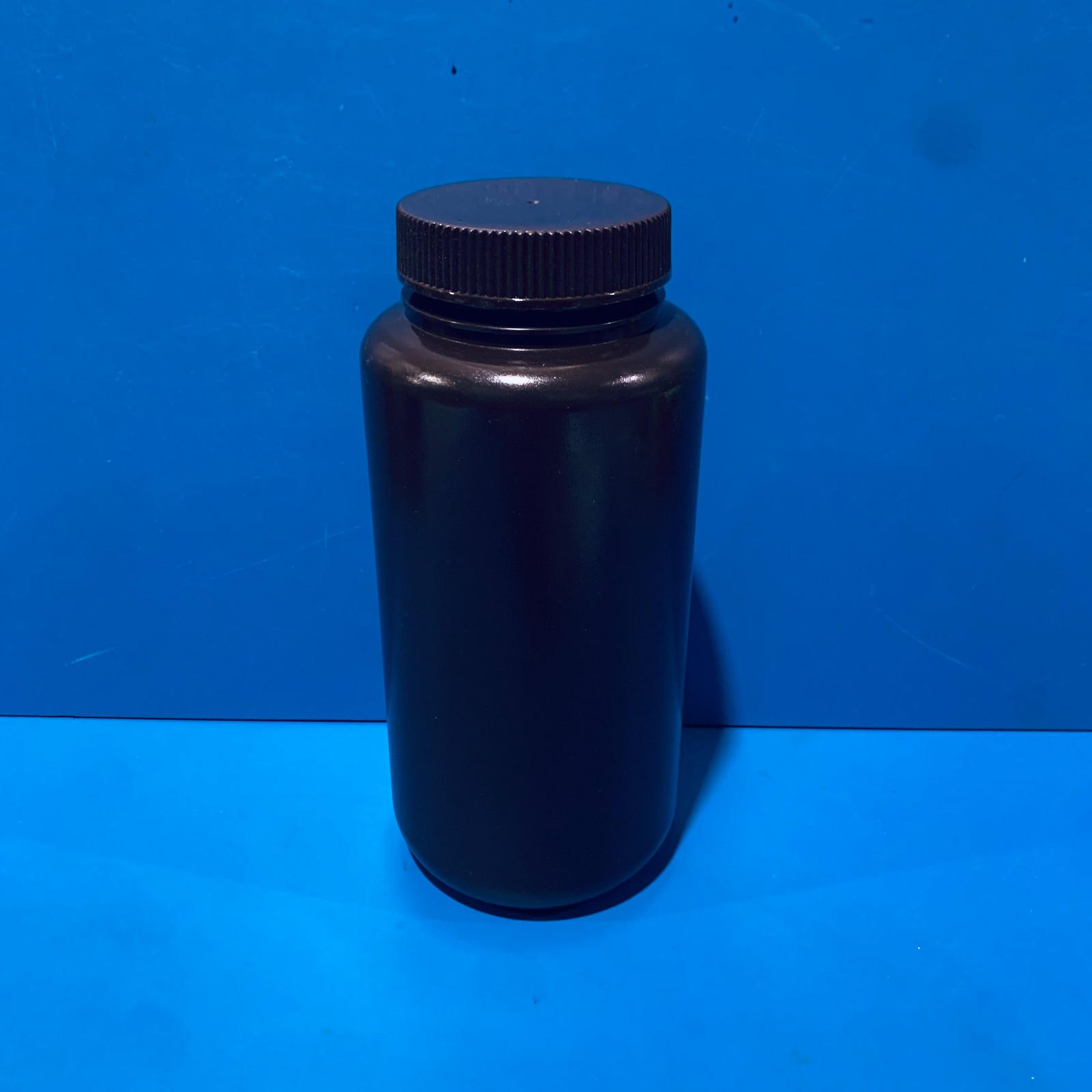 优质棕色HDPE大口塑料瓶 250ml 43MM 盖 250ml 43MM 盖 300只/箱 临沂库 250ml 43MM 盖 300只/箱 临沂库
