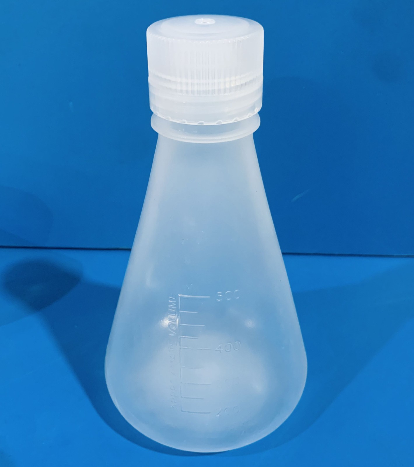 济南库  优质带盖塑料三角瓶 500ML 耐高温高压  Uni-Sci 500ML 济南库 500ML 济南库