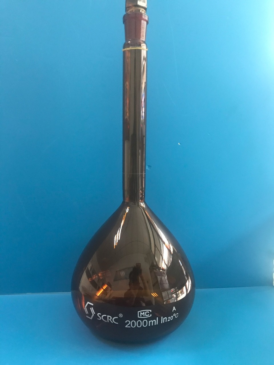 SCRC SCRC 济南库 棕色容量瓶(3.3 A级) 2000ml 国药 可代办证书 2000ml  2只/盒 济南库 2000ml  2只/盒 济南库