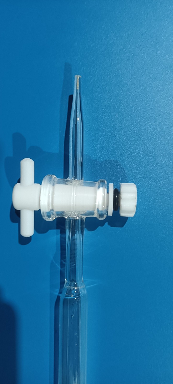 RH RH 济南库 四氟白酸滴定管 A级 50ml RHX 优等品高过检率 刻标（酸洗不掉色） 酸碱两用 50ml 济南库 50ml 济南库