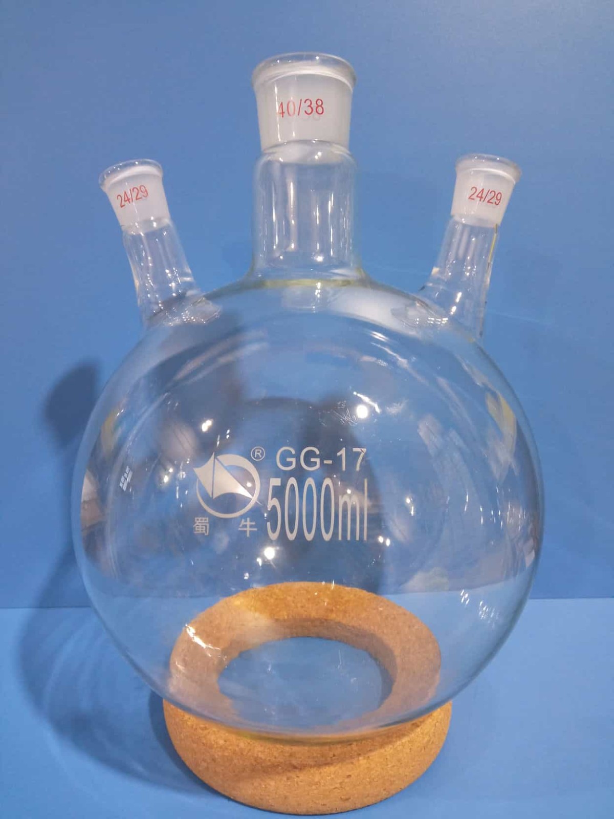 蜀牛 蜀牛 青岛库 斜三口烧瓶 5000/40*24*2 蜀牛 5000/40*24*2   1只/盒*6/箱 5000/40*24*2   1只/盒*6/箱