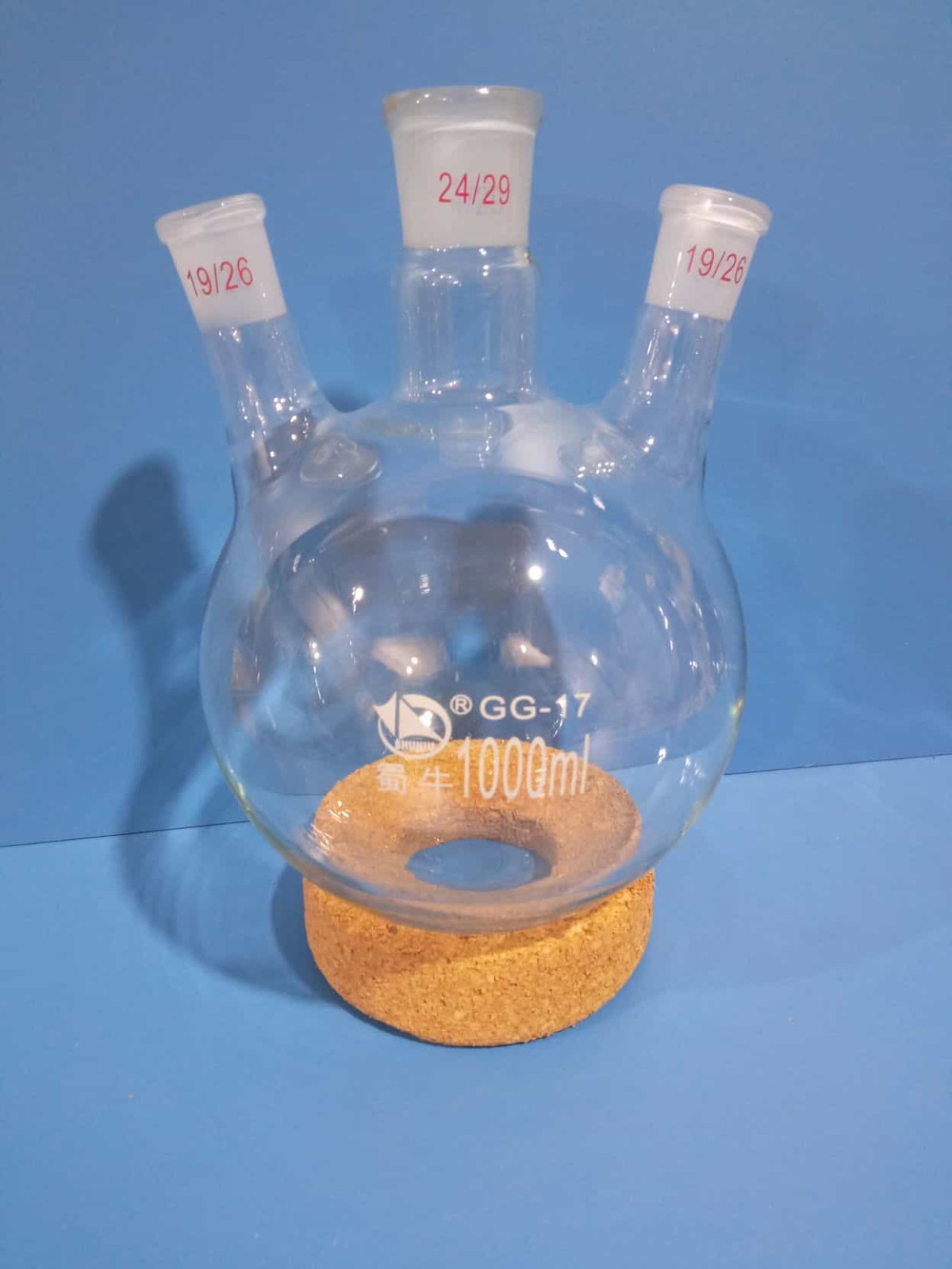 蜀牛 蜀牛 济南库 斜三口烧瓶 1000/24*19*2 蜀牛 1000/24*19*2  18只/箱 济南库 1000/24*19*2  18只/箱 济南库