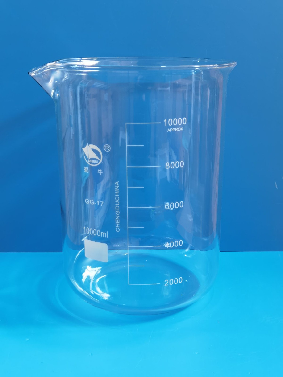 蜀牛 蜀牛 济南库 烧杯 1万ML 蜀牛 人工吹制 底部厚  耐热冲击180°C 1万ML 1只/盒*4/箱 济南库 1万ML 1只/盒*4/箱 济南库